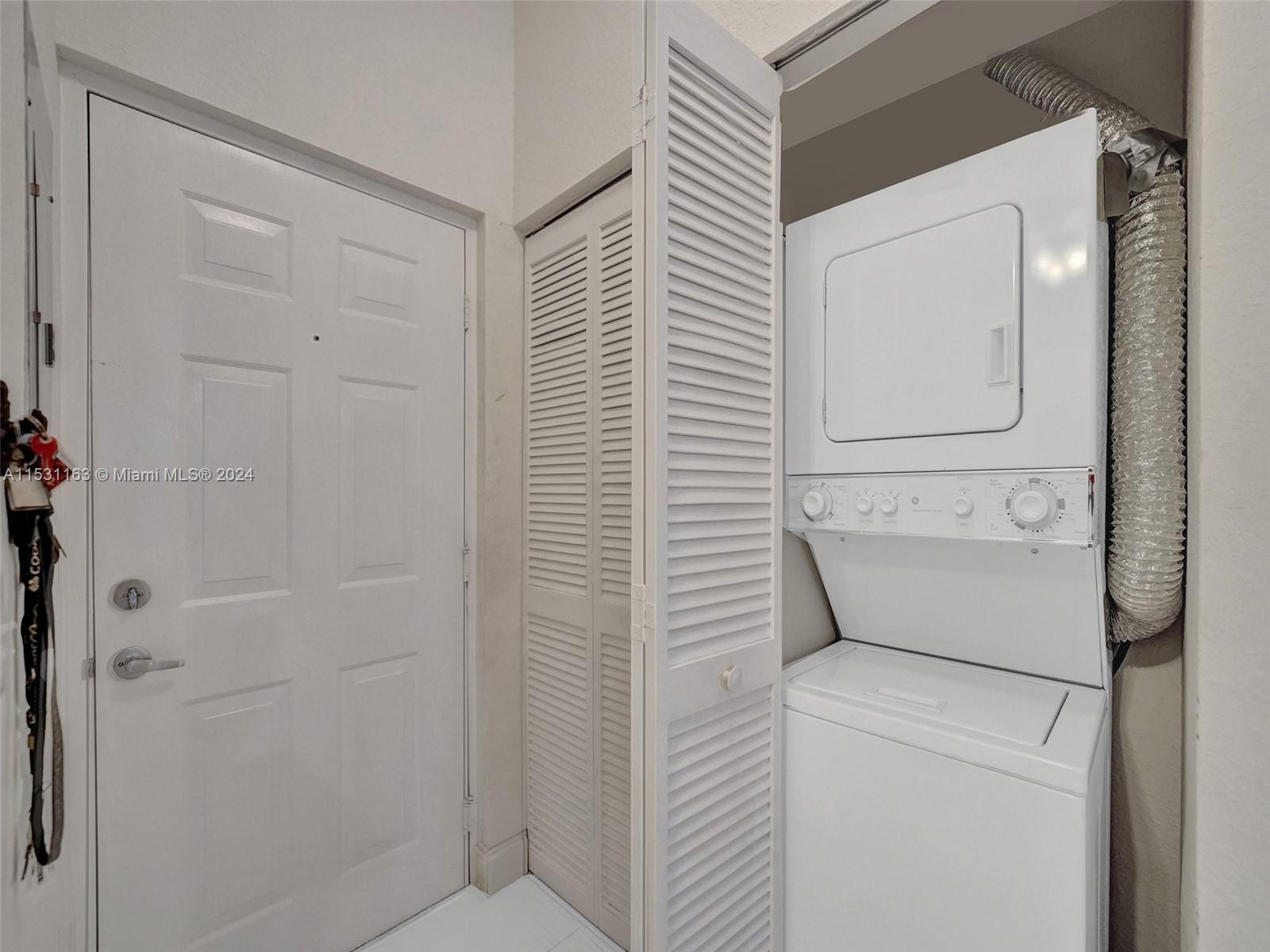 75 Gulfstream Rd 102B, Dania Beach, Florida 33004, 2 Bedrooms Bedrooms, ,2 BathroomsBathrooms,Residential,For Sale,75 Gulfstream Rd 102B,A11531163