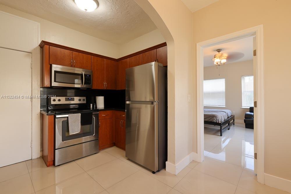 1753 SW 13th St 4, Miami, Florida 33145, 2 Bedrooms Bedrooms, ,1 BathroomBathrooms,Residentiallease,For Rent,1753 SW 13th St 4,A11522494