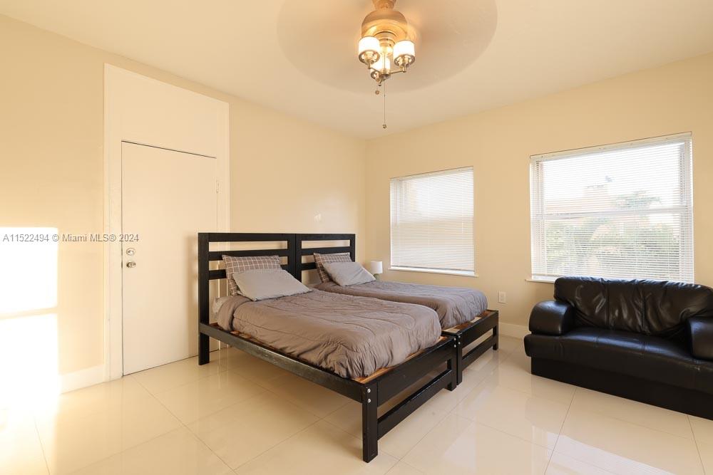 1753 SW 13th St 4, Miami, Florida 33145, 2 Bedrooms Bedrooms, ,1 BathroomBathrooms,Residentiallease,For Rent,1753 SW 13th St 4,A11522494