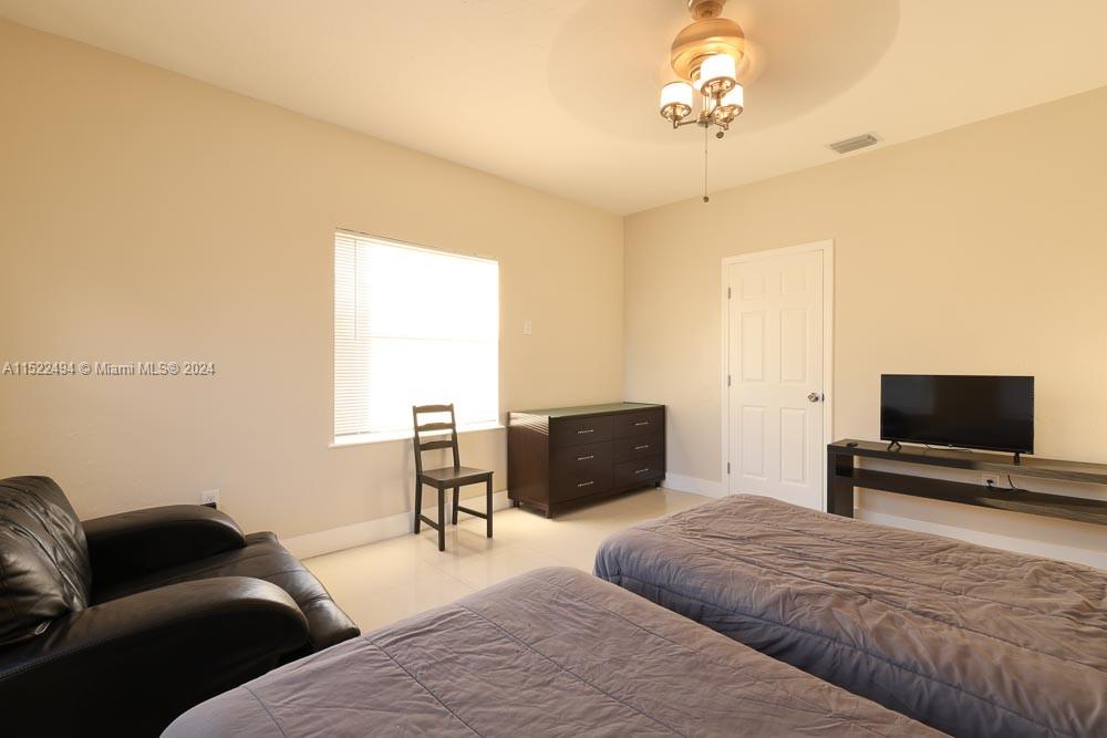 1753 SW 13th St 4, Miami, Florida 33145, 2 Bedrooms Bedrooms, ,1 BathroomBathrooms,Residentiallease,For Rent,1753 SW 13th St 4,A11522494