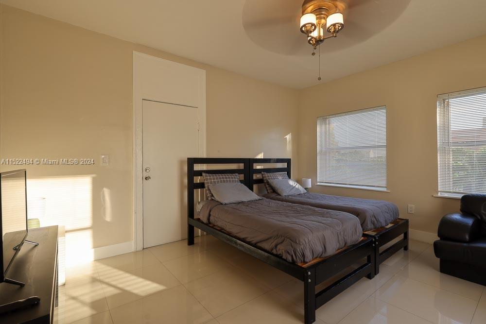 1753 SW 13th St 4, Miami, Florida 33145, 2 Bedrooms Bedrooms, ,1 BathroomBathrooms,Residentiallease,For Rent,1753 SW 13th St 4,A11522494