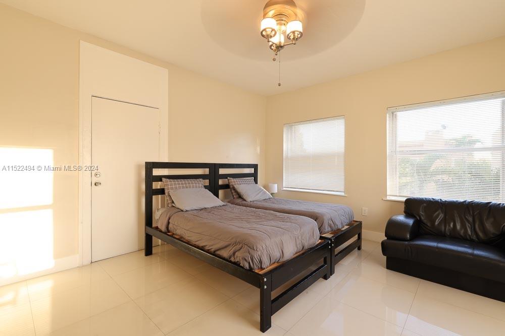 1753 SW 13th St 4, Miami, Florida 33145, 2 Bedrooms Bedrooms, ,1 BathroomBathrooms,Residentiallease,For Rent,1753 SW 13th St 4,A11522494