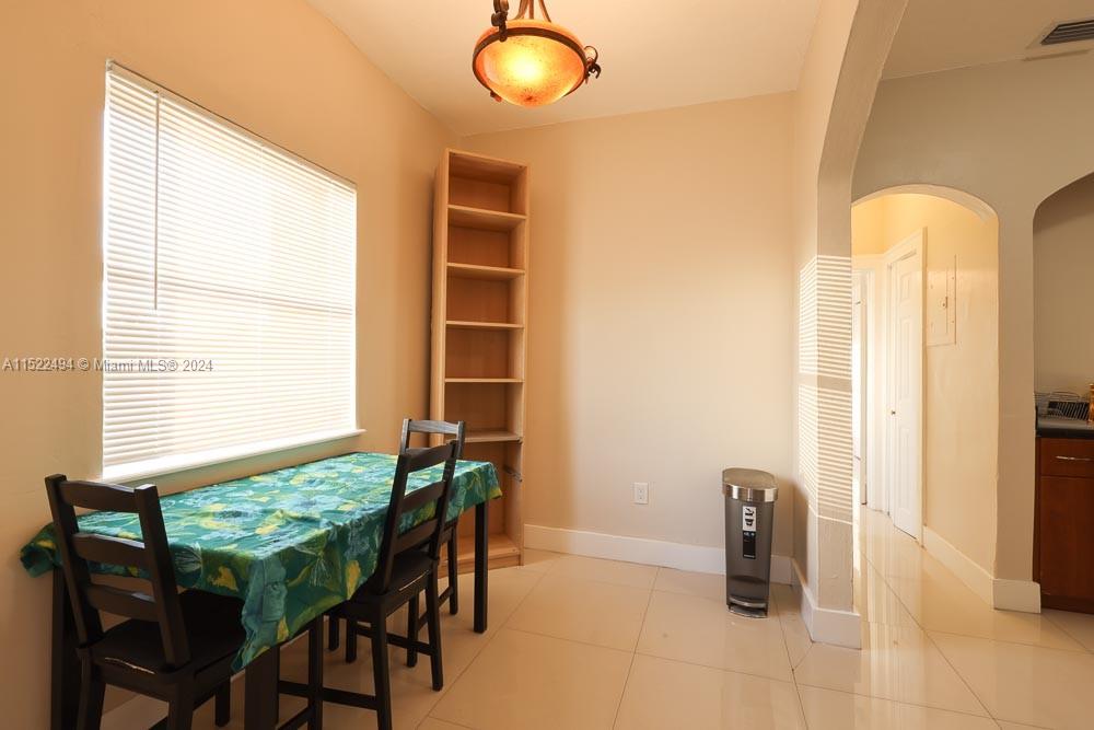 1753 SW 13th St 4, Miami, Florida 33145, 2 Bedrooms Bedrooms, ,1 BathroomBathrooms,Residentiallease,For Rent,1753 SW 13th St 4,A11522494