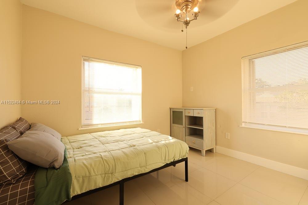 1753 SW 13th St 4, Miami, Florida 33145, 2 Bedrooms Bedrooms, ,1 BathroomBathrooms,Residentiallease,For Rent,1753 SW 13th St 4,A11522494