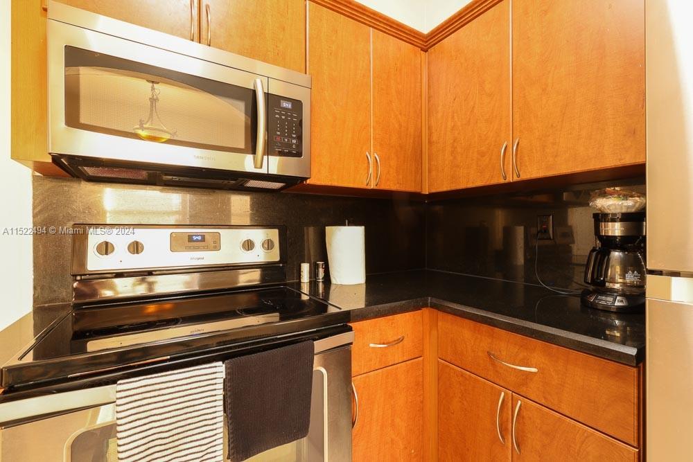 1753 SW 13th St 4, Miami, Florida 33145, 2 Bedrooms Bedrooms, ,1 BathroomBathrooms,Residentiallease,For Rent,1753 SW 13th St 4,A11522494