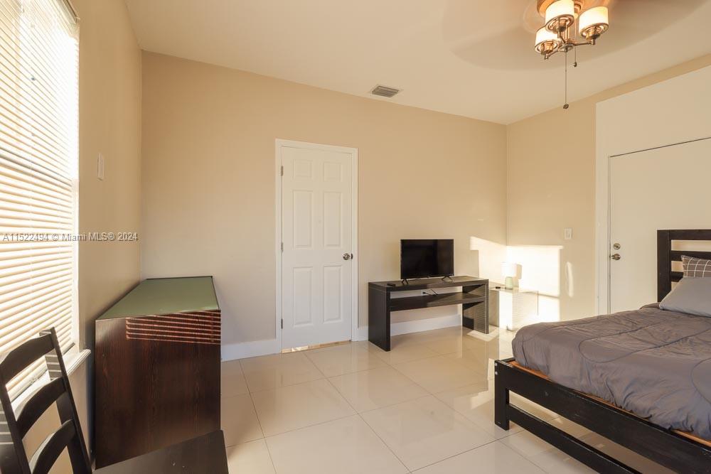 1753 SW 13th St 4, Miami, Florida 33145, 2 Bedrooms Bedrooms, ,1 BathroomBathrooms,Residentiallease,For Rent,1753 SW 13th St 4,A11522494