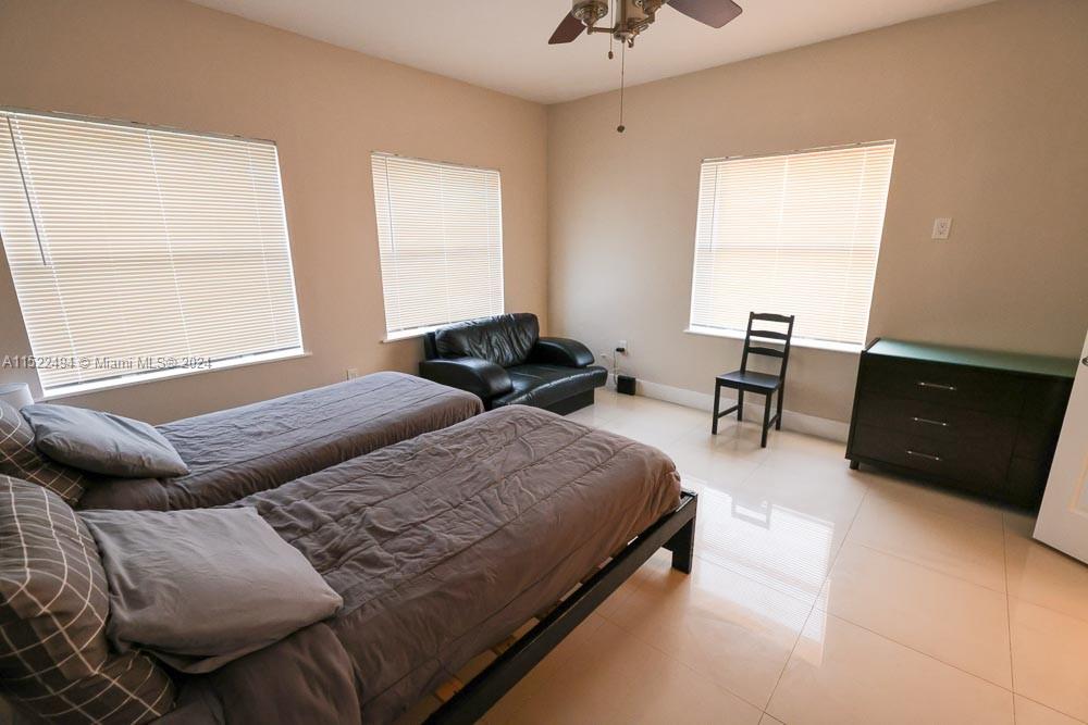 1753 SW 13th St 4, Miami, Florida 33145, 2 Bedrooms Bedrooms, ,1 BathroomBathrooms,Residentiallease,For Rent,1753 SW 13th St 4,A11522494