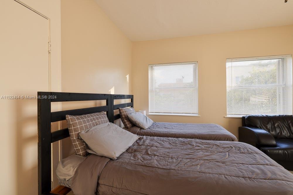 1753 SW 13th St 4, Miami, Florida 33145, 2 Bedrooms Bedrooms, ,1 BathroomBathrooms,Residentiallease,For Rent,1753 SW 13th St 4,A11522494