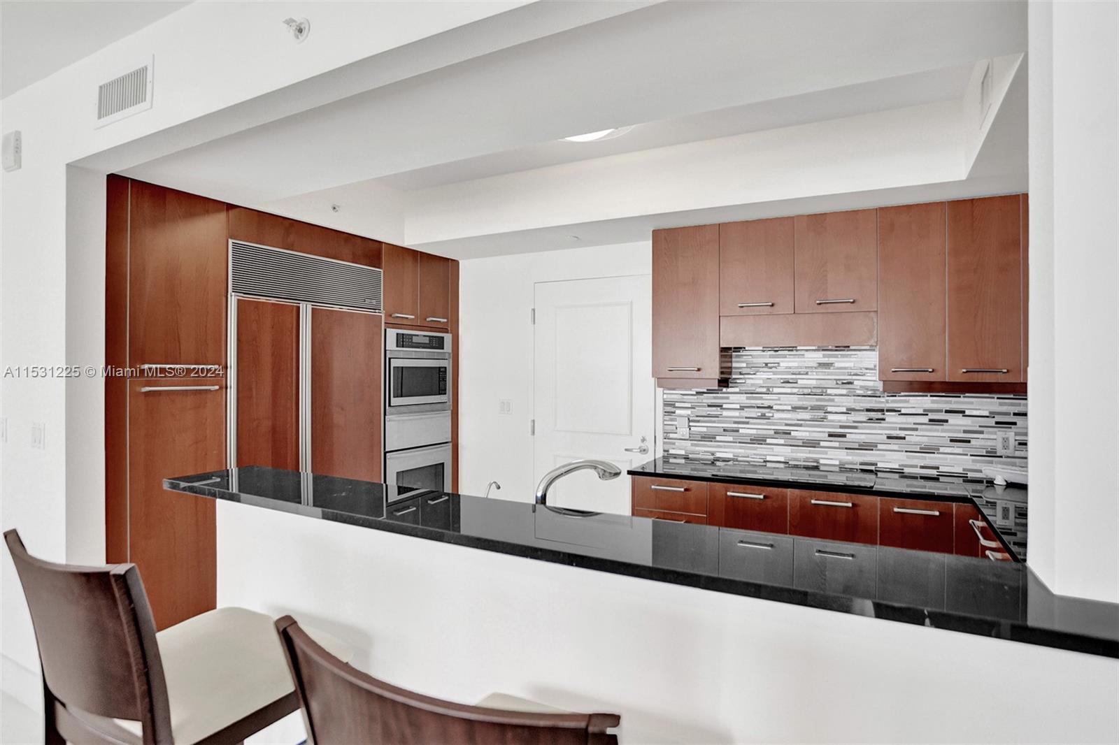 3101 S Ocean Dr 2005 (available May 19), Hollywood, Florida 33019, 2 Bedrooms Bedrooms, ,3 BathroomsBathrooms,Residentiallease,For Rent,3101 S Ocean Dr 2005 (available May 19),A11531225