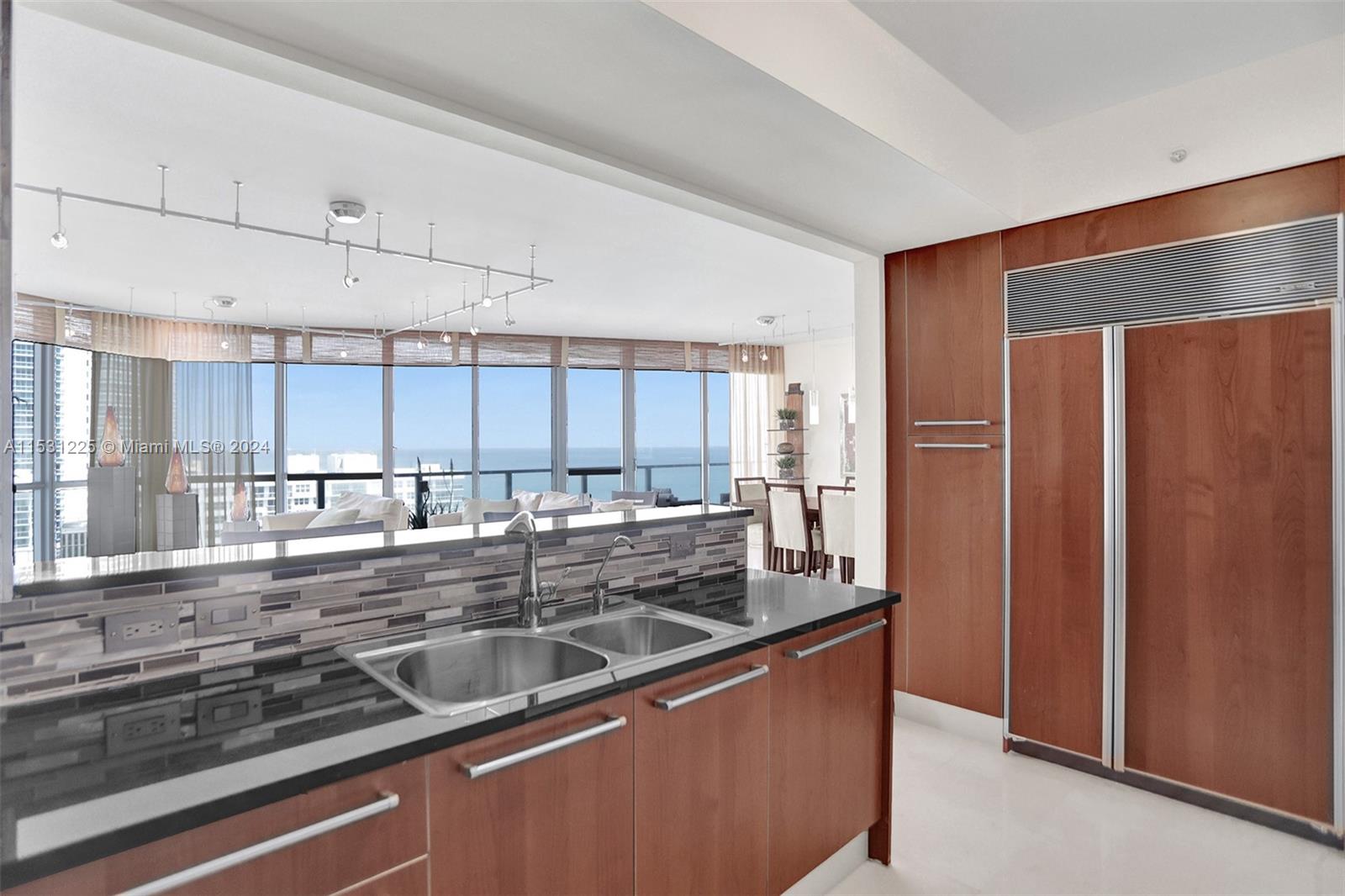 3101 S Ocean Dr 2005 (available May 19), Hollywood, Florida 33019, 2 Bedrooms Bedrooms, ,3 BathroomsBathrooms,Residentiallease,For Rent,3101 S Ocean Dr 2005 (available May 19),A11531225