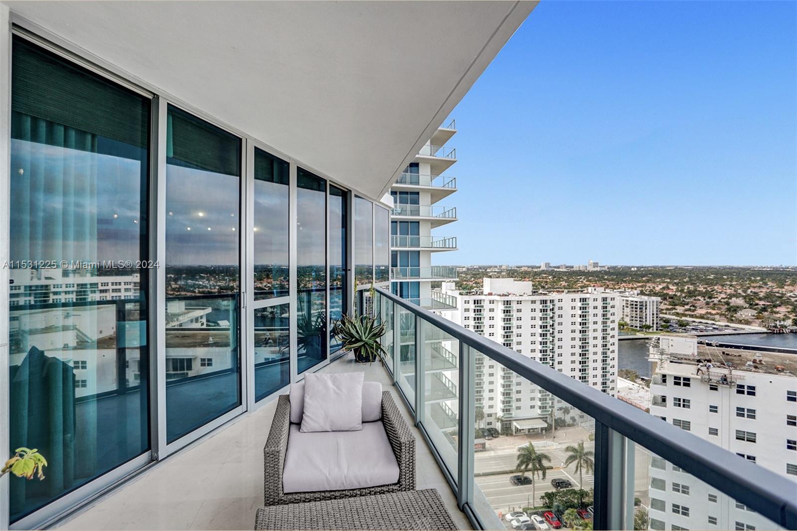 3101 S Ocean Dr 2005 (available May 19), Hollywood, Florida 33019, 2 Bedrooms Bedrooms, ,3 BathroomsBathrooms,Residentiallease,For Rent,3101 S Ocean Dr 2005 (available May 19),A11531225