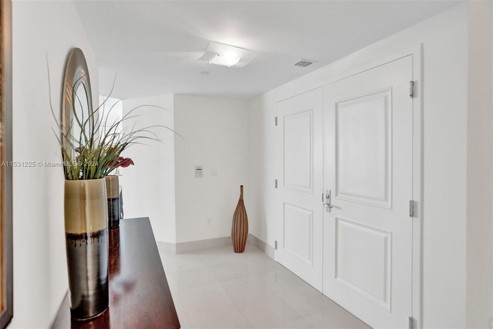 3101 S Ocean Dr 2005 (available May 19), Hollywood, Florida 33019, 2 Bedrooms Bedrooms, ,3 BathroomsBathrooms,Residentiallease,For Rent,3101 S Ocean Dr 2005 (available May 19),A11531225