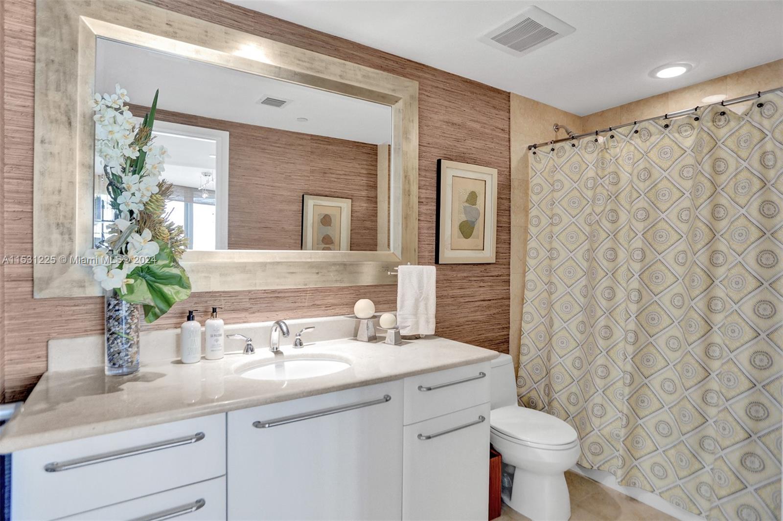 3101 S Ocean Dr 2005 (available May 19), Hollywood, Florida 33019, 2 Bedrooms Bedrooms, ,3 BathroomsBathrooms,Residentiallease,For Rent,3101 S Ocean Dr 2005 (available May 19),A11531225