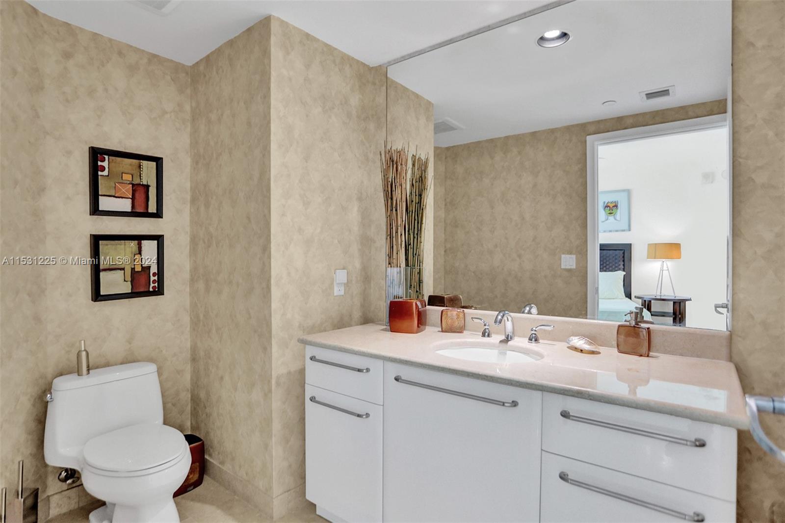 3101 S Ocean Dr 2005 (available May 19), Hollywood, Florida 33019, 2 Bedrooms Bedrooms, ,3 BathroomsBathrooms,Residentiallease,For Rent,3101 S Ocean Dr 2005 (available May 19),A11531225