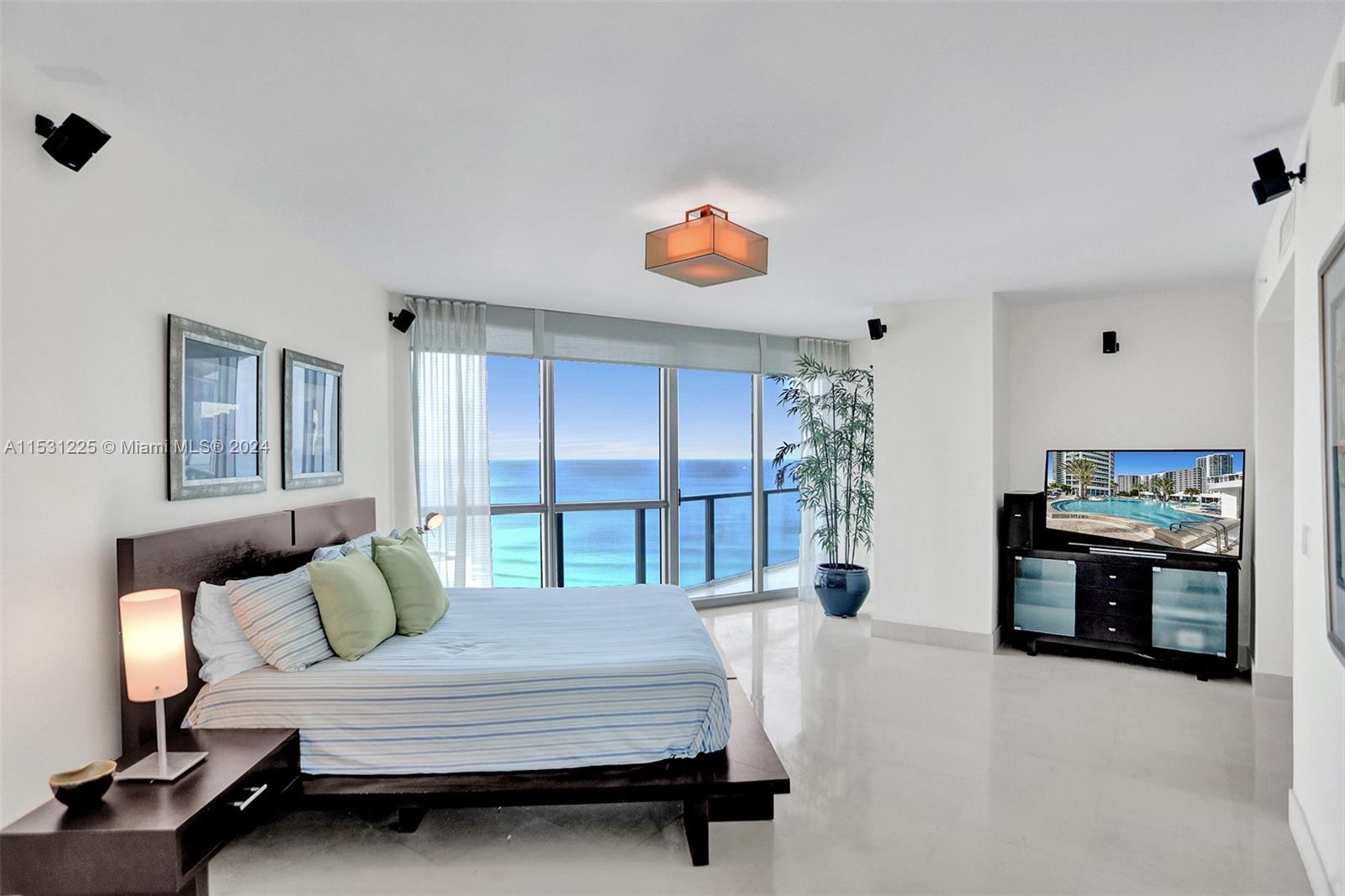 3101 S Ocean Dr 2005 (available May 19), Hollywood, Florida 33019, 2 Bedrooms Bedrooms, ,3 BathroomsBathrooms,Residentiallease,For Rent,3101 S Ocean Dr 2005 (available May 19),A11531225
