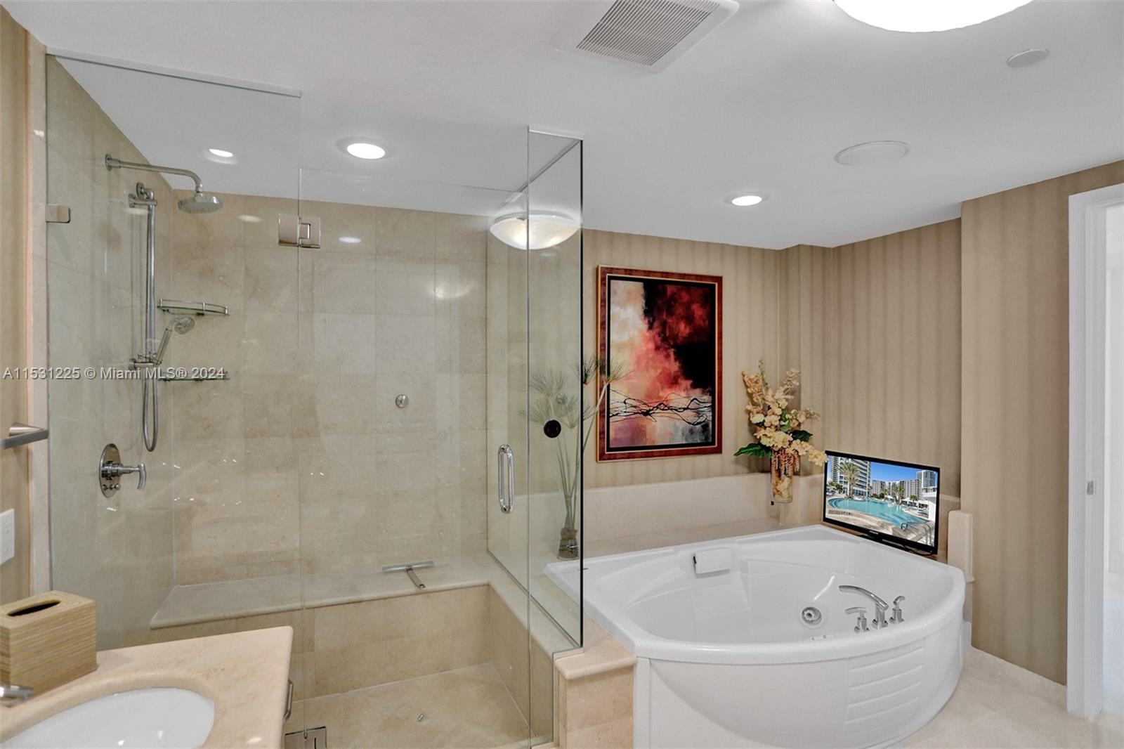 3101 S Ocean Dr 2005 (available May 19), Hollywood, Florida 33019, 2 Bedrooms Bedrooms, ,3 BathroomsBathrooms,Residentiallease,For Rent,3101 S Ocean Dr 2005 (available May 19),A11531225