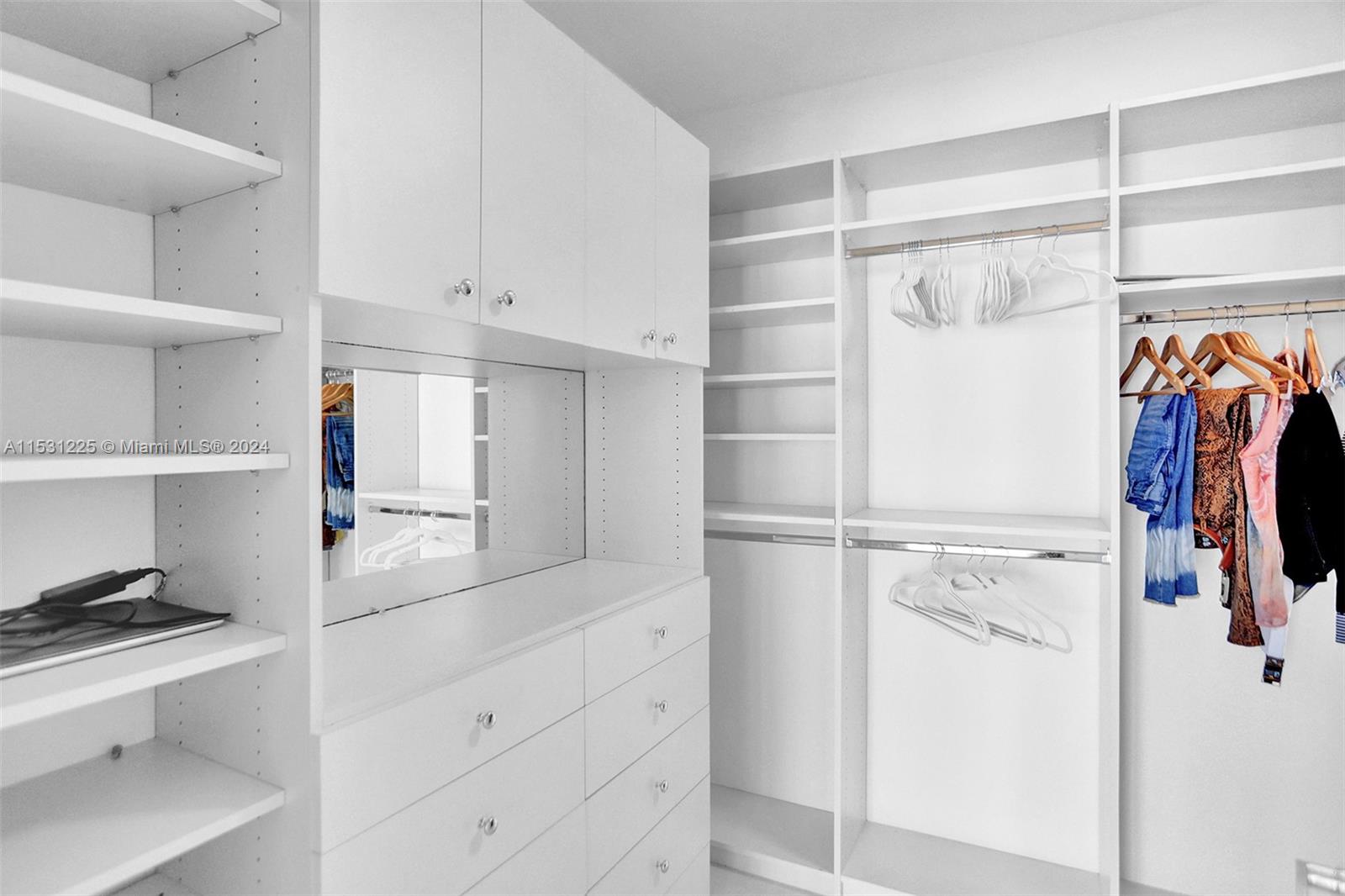 3101 S Ocean Dr 2005 (available May 19), Hollywood, Florida 33019, 2 Bedrooms Bedrooms, ,3 BathroomsBathrooms,Residentiallease,For Rent,3101 S Ocean Dr 2005 (available May 19),A11531225