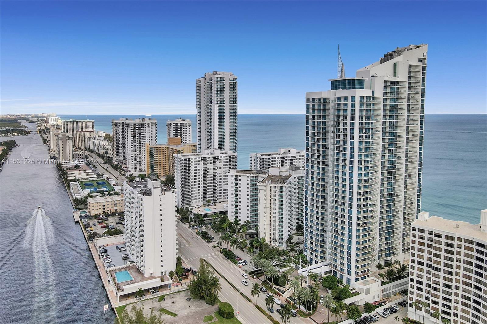 3101 S Ocean Dr 2005 (available May 19), Hollywood, Florida 33019, 2 Bedrooms Bedrooms, ,3 BathroomsBathrooms,Residentiallease,For Rent,3101 S Ocean Dr 2005 (available May 19),A11531225