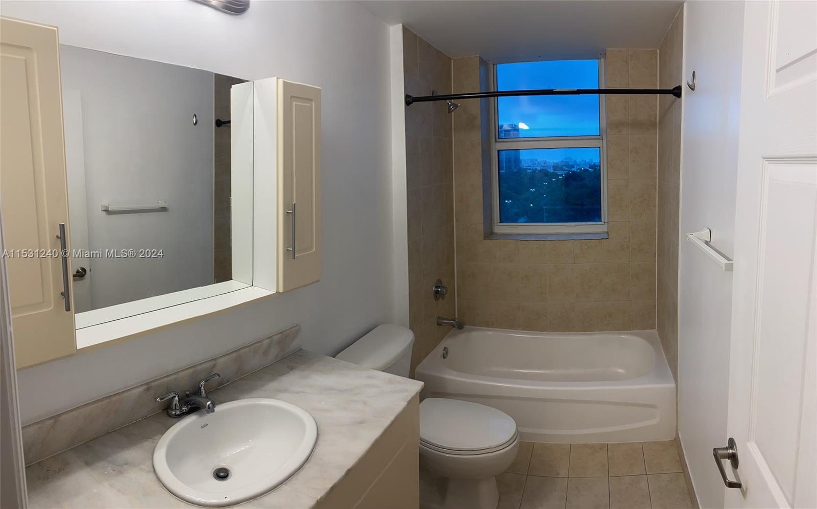 275 NE 18th St 803, Miami, Florida 33132, 2 Bedrooms Bedrooms, ,2 BathroomsBathrooms,Residential,For Sale,275 NE 18th St 803,A11531240