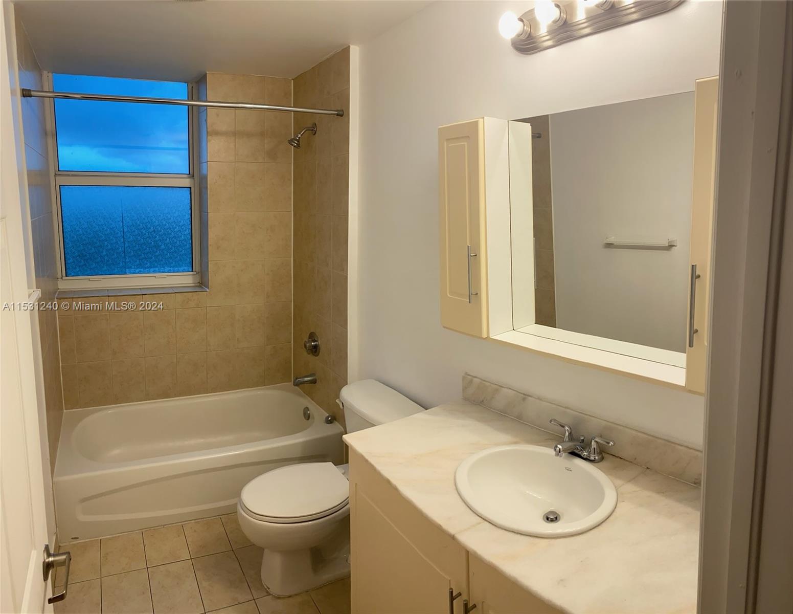 275 NE 18th St 803, Miami, Florida 33132, 2 Bedrooms Bedrooms, ,2 BathroomsBathrooms,Residential,For Sale,275 NE 18th St 803,A11531240