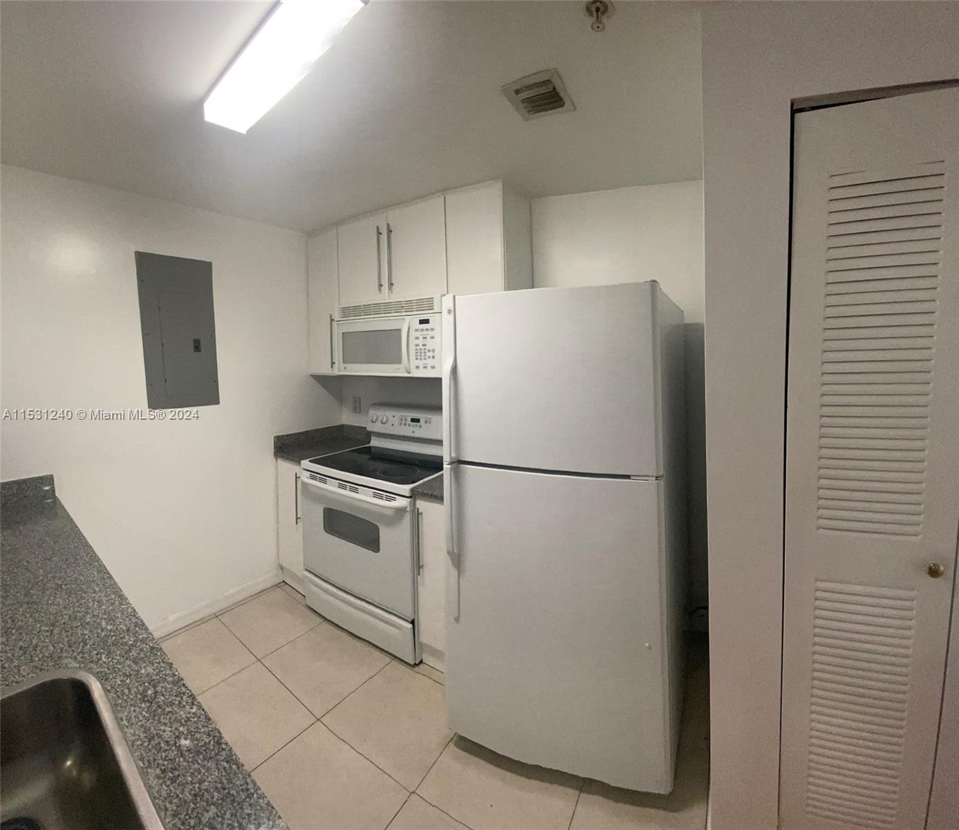 275 NE 18th St 803, Miami, Florida 33132, 2 Bedrooms Bedrooms, ,2 BathroomsBathrooms,Residential,For Sale,275 NE 18th St 803,A11531240
