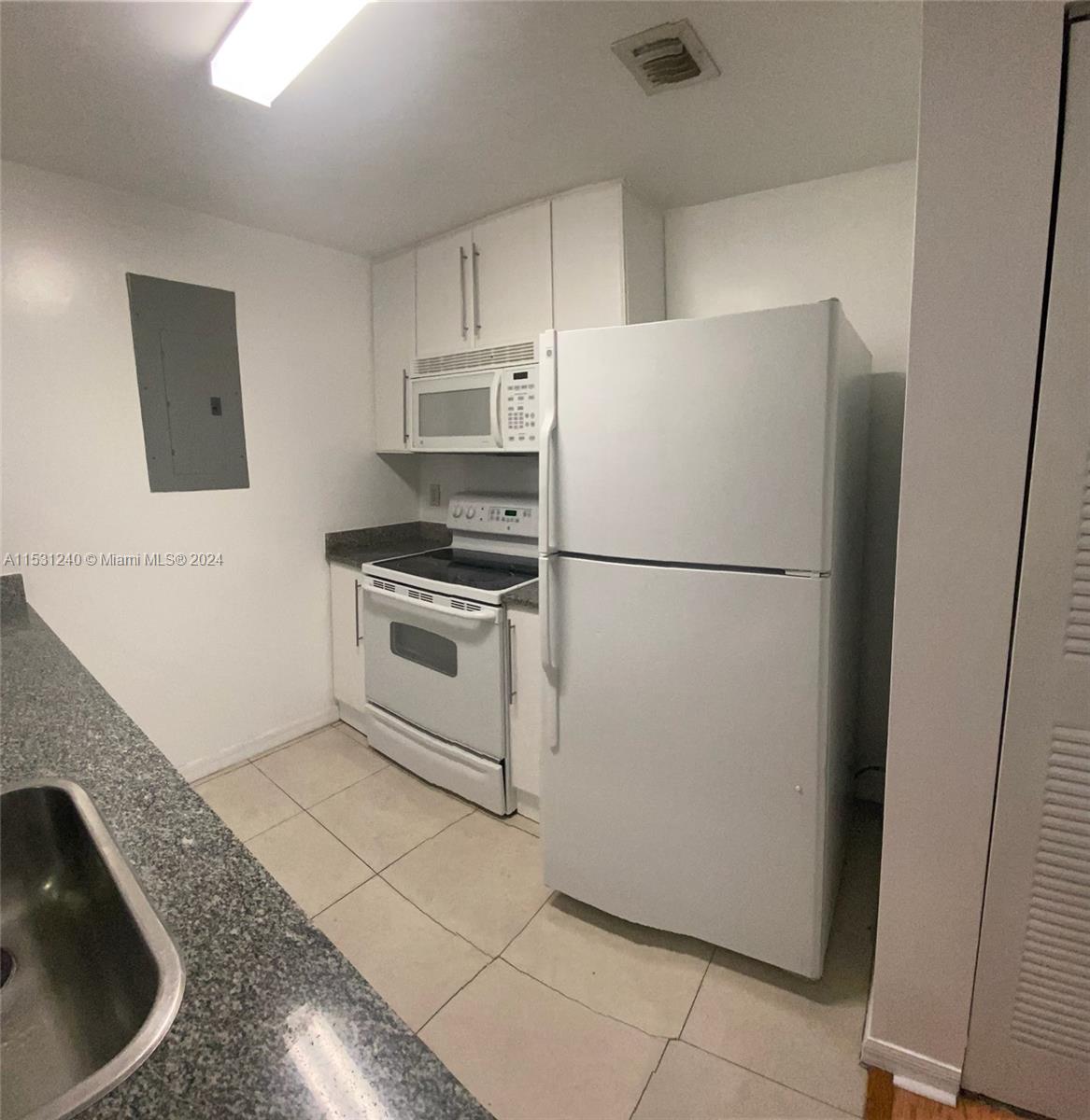 275 NE 18th St 803, Miami, Florida 33132, 2 Bedrooms Bedrooms, ,2 BathroomsBathrooms,Residential,For Sale,275 NE 18th St 803,A11531240
