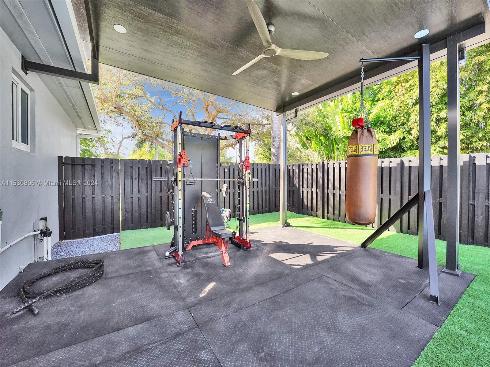 Outdoor work-out space