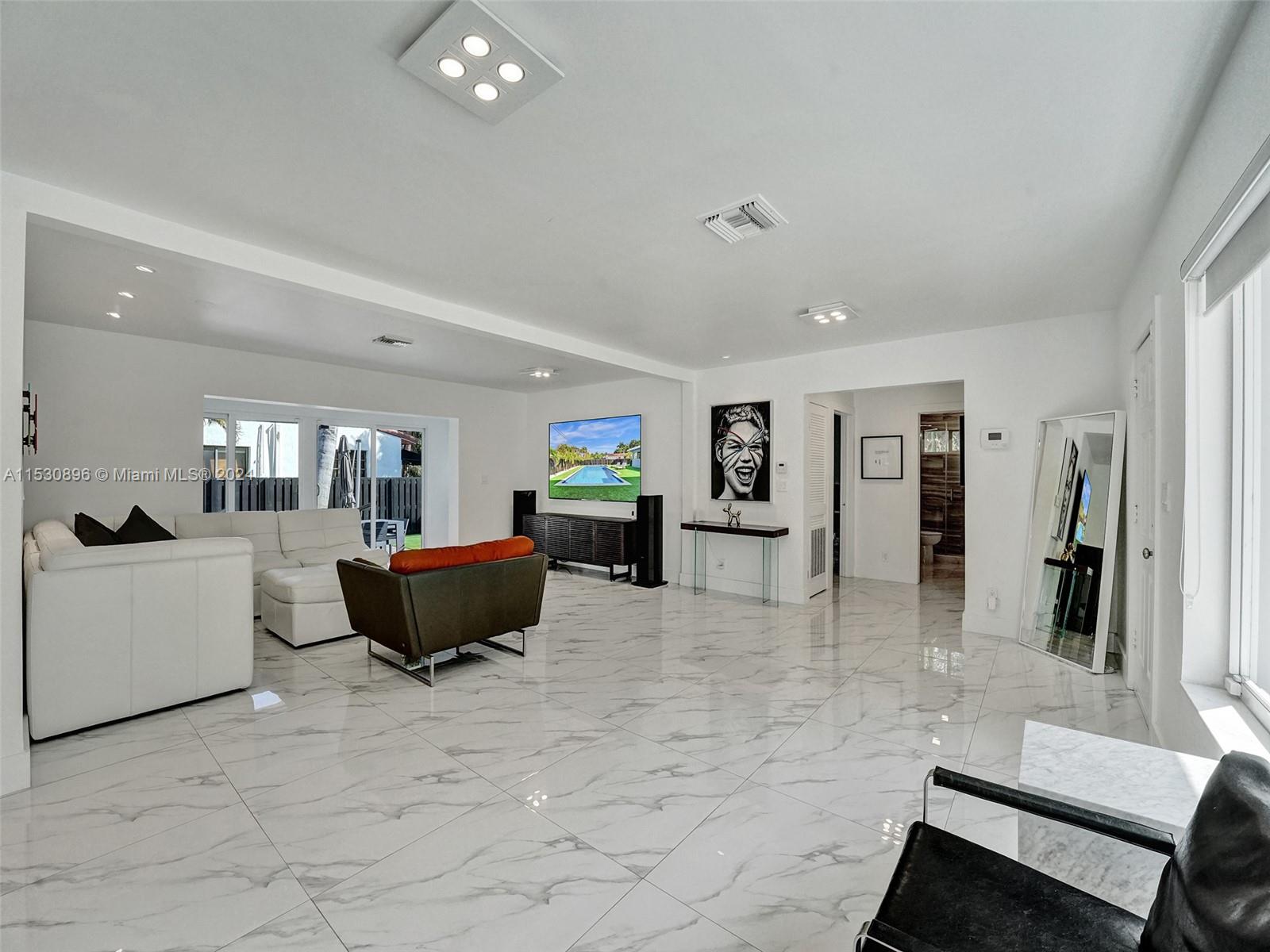 626 S 13th Ave, Hollywood, Florida 33019, 4 Bedrooms Bedrooms, ,3 BathroomsBathrooms,Residential,For Sale,626 S 13th Ave,A11530896