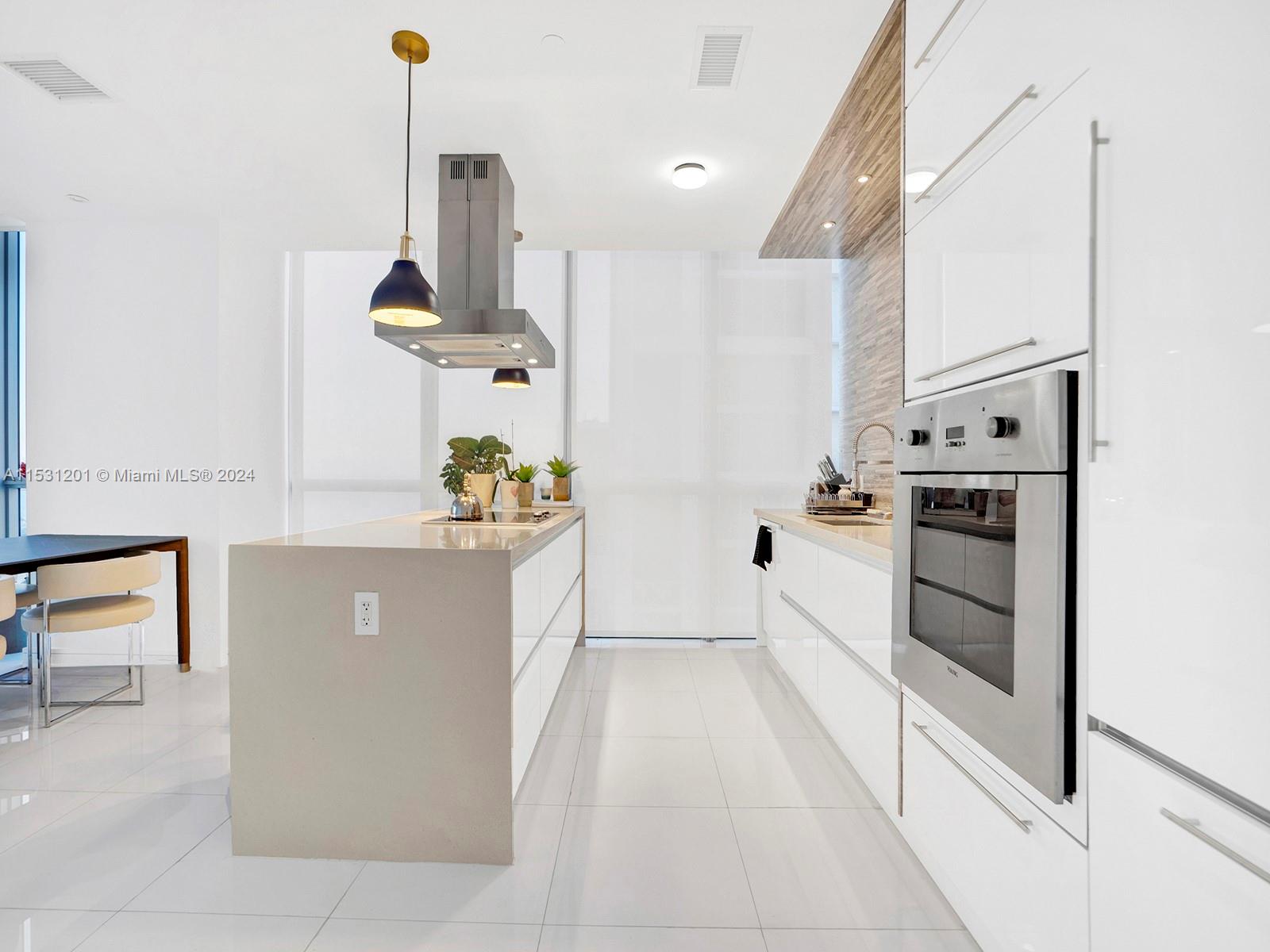 1100 Biscayne Blvd 4001, Miami, Florida 33132, 3 Bedrooms Bedrooms, ,2 BathroomsBathrooms,Residentiallease,For Rent,1100 Biscayne Blvd 4001,A11531201