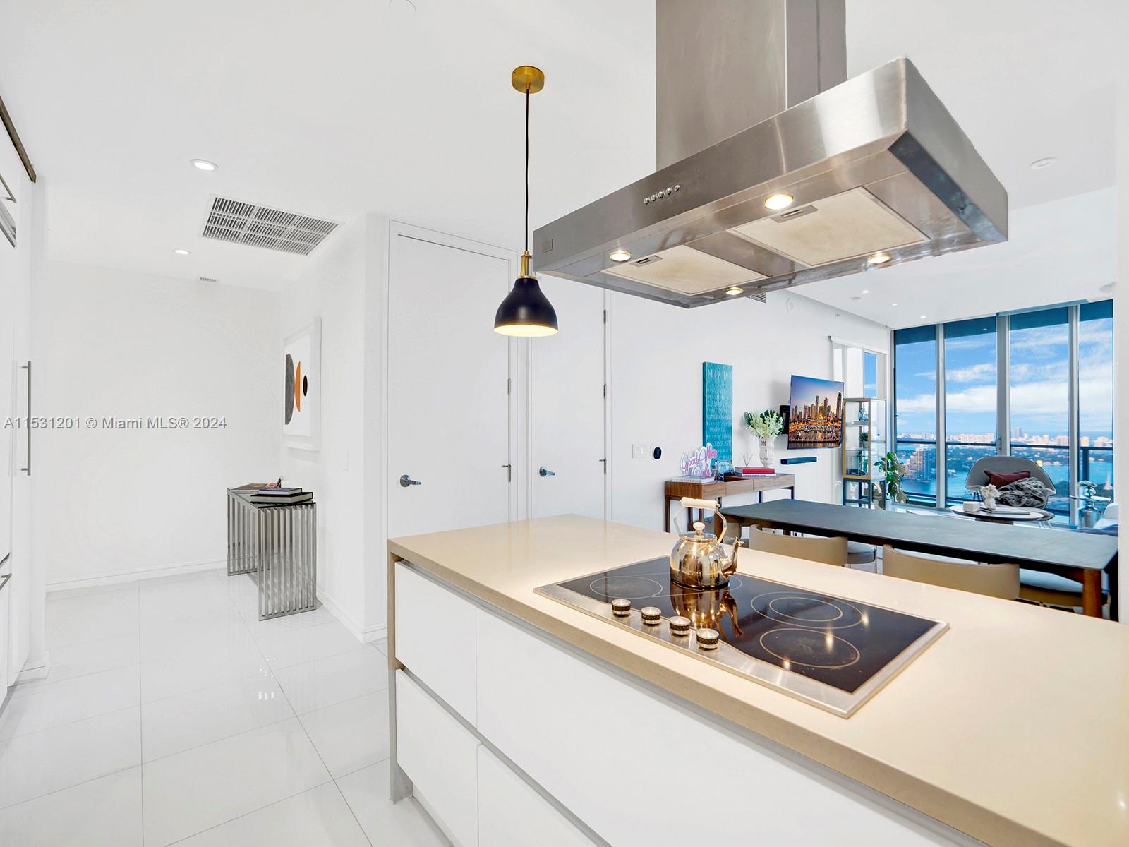 1100 Biscayne Blvd 4001, Miami, Florida 33132, 3 Bedrooms Bedrooms, ,2 BathroomsBathrooms,Residentiallease,For Rent,1100 Biscayne Blvd 4001,A11531201