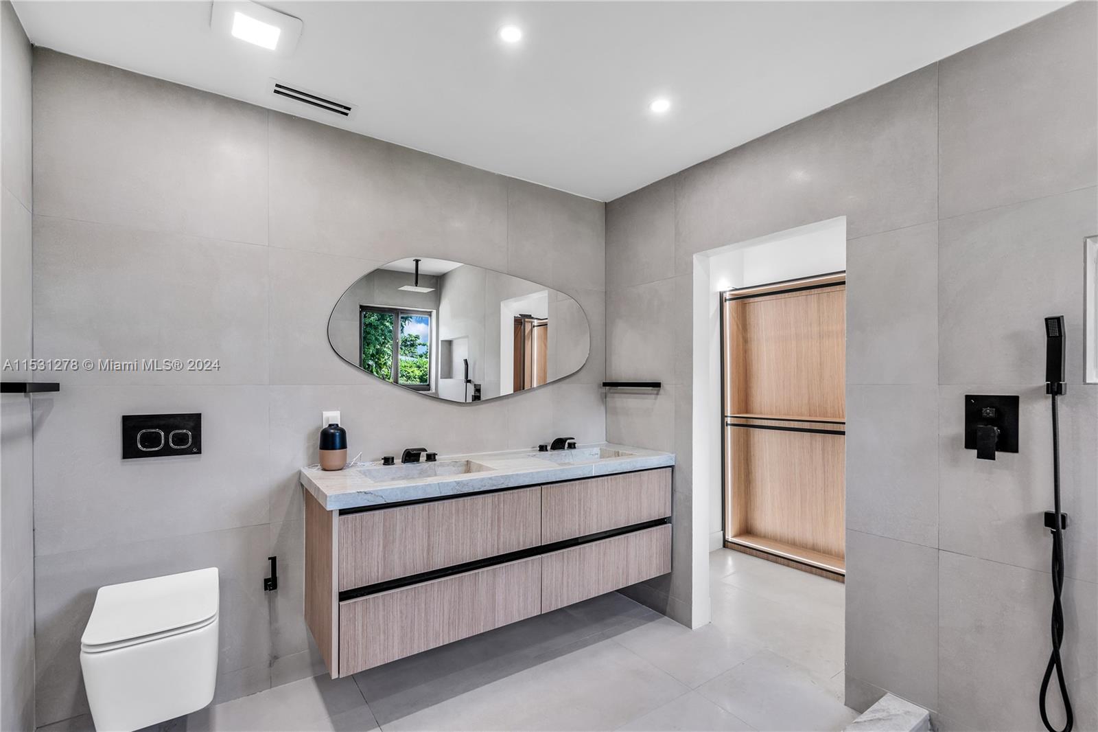 6470 SW 23rd St, Miami, Florida 33155, 3 Bedrooms Bedrooms, ,2 BathroomsBathrooms,Residential,For Sale,6470 SW 23rd St,A11531278