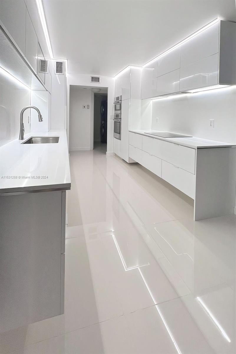 2751 S Ocean Dr N7PH, Hollywood, Florida 33019, 2 Bedrooms Bedrooms, ,2 BathroomsBathrooms,Residential,For Sale,2751 S Ocean Dr N7PH,A11531268