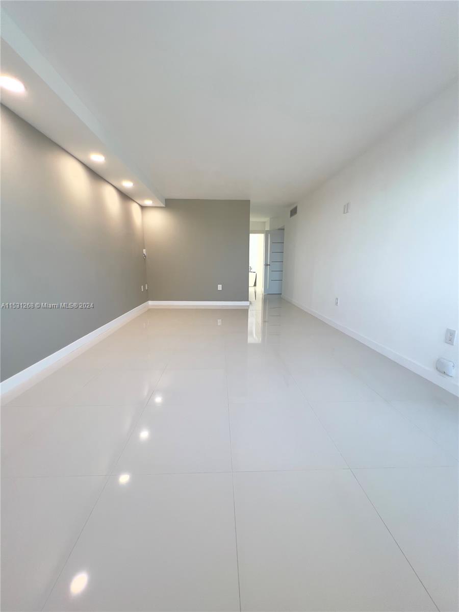 2751 S Ocean Dr N7PH, Hollywood, Florida 33019, 2 Bedrooms Bedrooms, ,2 BathroomsBathrooms,Residential,For Sale,2751 S Ocean Dr N7PH,A11531268