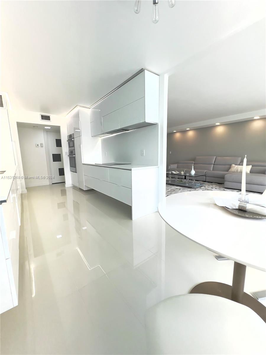 2751 S Ocean Dr N7PH, Hollywood, Florida 33019, 2 Bedrooms Bedrooms, ,2 BathroomsBathrooms,Residential,For Sale,2751 S Ocean Dr N7PH,A11531268