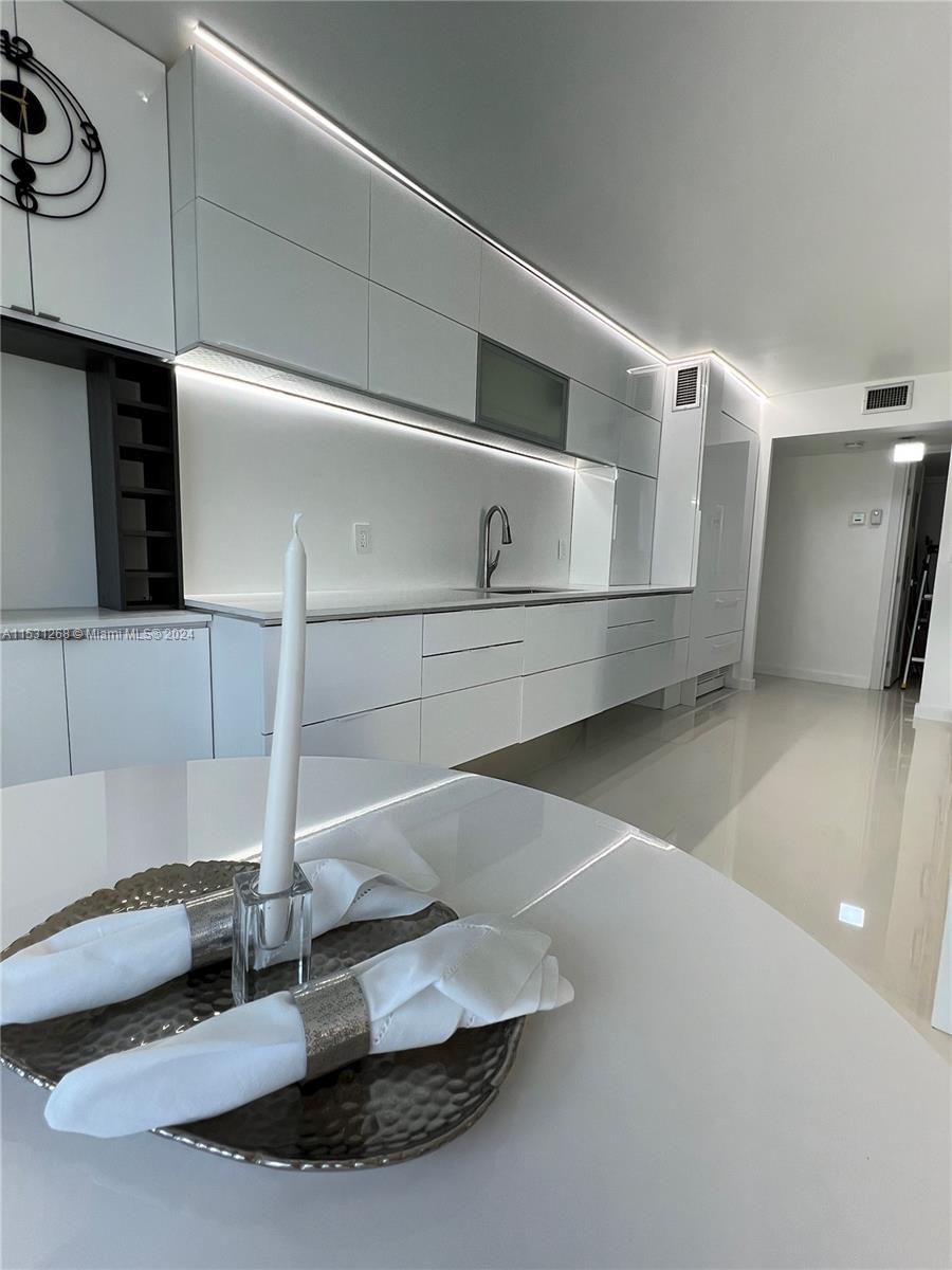 2751 S Ocean Dr N7PH, Hollywood, Florida 33019, 2 Bedrooms Bedrooms, ,2 BathroomsBathrooms,Residential,For Sale,2751 S Ocean Dr N7PH,A11531268