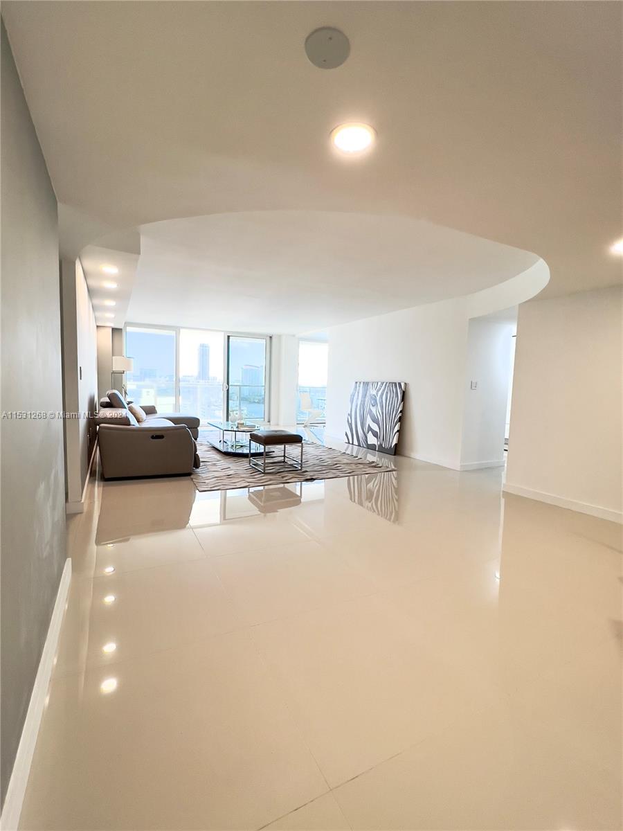 2751 S Ocean Dr N7PH, Hollywood, Florida 33019, 2 Bedrooms Bedrooms, ,2 BathroomsBathrooms,Residential,For Sale,2751 S Ocean Dr N7PH,A11531268