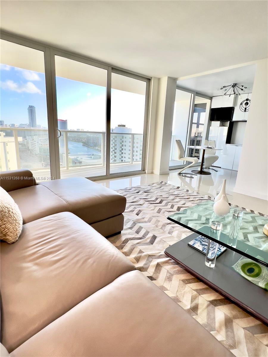 2751 S Ocean Dr N7PH, Hollywood, Florida 33019, 2 Bedrooms Bedrooms, ,2 BathroomsBathrooms,Residential,For Sale,2751 S Ocean Dr N7PH,A11531268