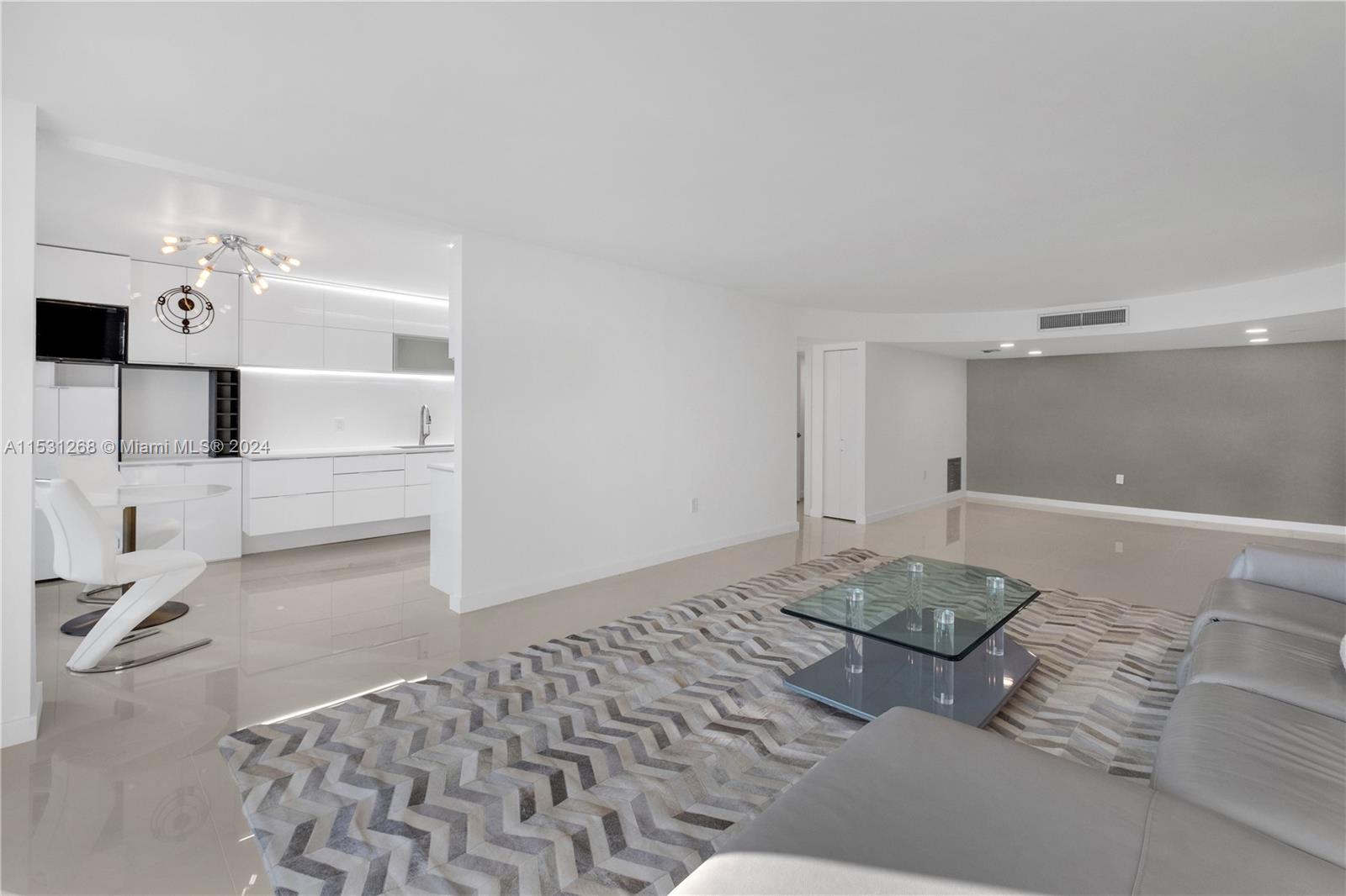 2751 S Ocean Dr N7PH, Hollywood, Florida 33019, 2 Bedrooms Bedrooms, ,2 BathroomsBathrooms,Residential,For Sale,2751 S Ocean Dr N7PH,A11531268