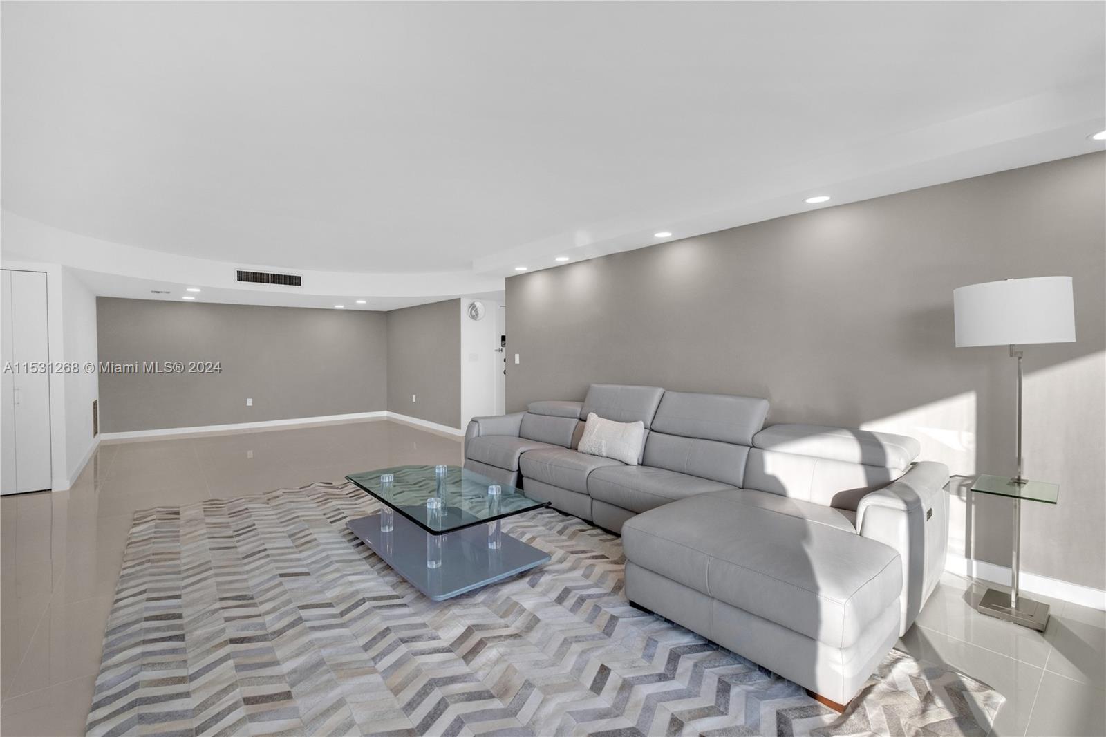 2751 S Ocean Dr N7PH, Hollywood, Florida 33019, 2 Bedrooms Bedrooms, ,2 BathroomsBathrooms,Residential,For Sale,2751 S Ocean Dr N7PH,A11531268