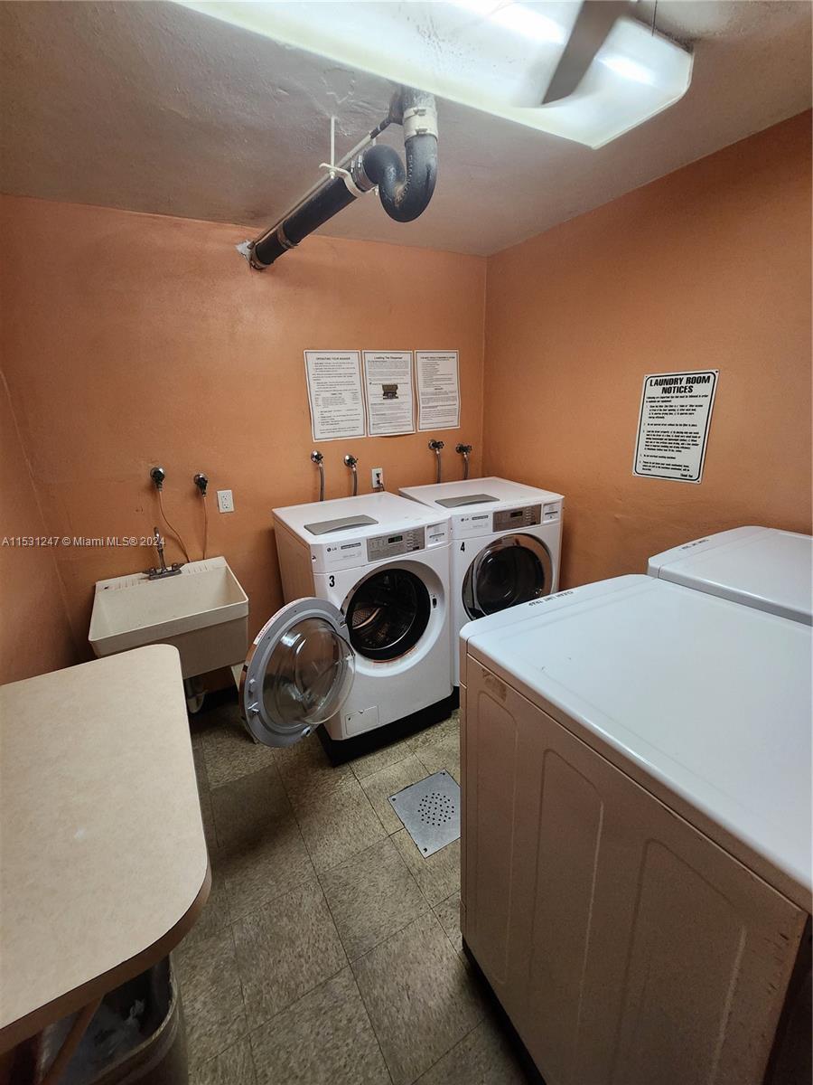 600 Three Islands Blvd 1401, Hallandale Beach, Florida 33009, 1 Bedroom Bedrooms, ,1 BathroomBathrooms,Residential,For Sale,600 Three Islands Blvd 1401,A11531247