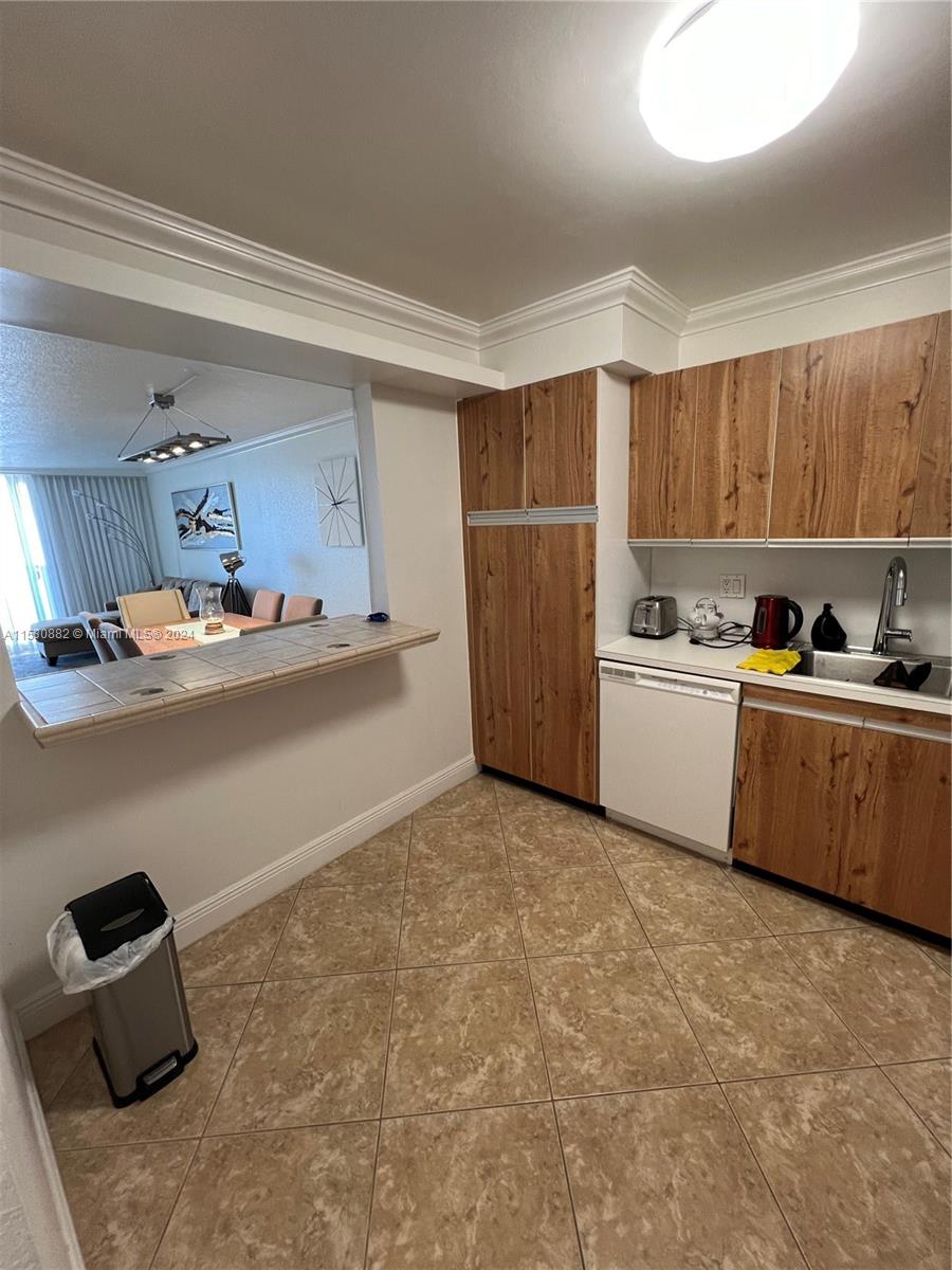 2301 S Ocean Dr 506, Hollywood, Florida 33019, 1 Bedroom Bedrooms, ,1 BathroomBathrooms,Residential,For Sale,2301 S Ocean Dr 506,A11530882