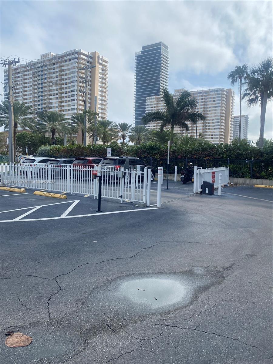 1913 S Ocean Dr 327, Hallandale Beach, Florida 33009, 2 Bedrooms Bedrooms, ,2 BathroomsBathrooms,Residentiallease,For Rent,1913 S Ocean Dr 327,A11531344