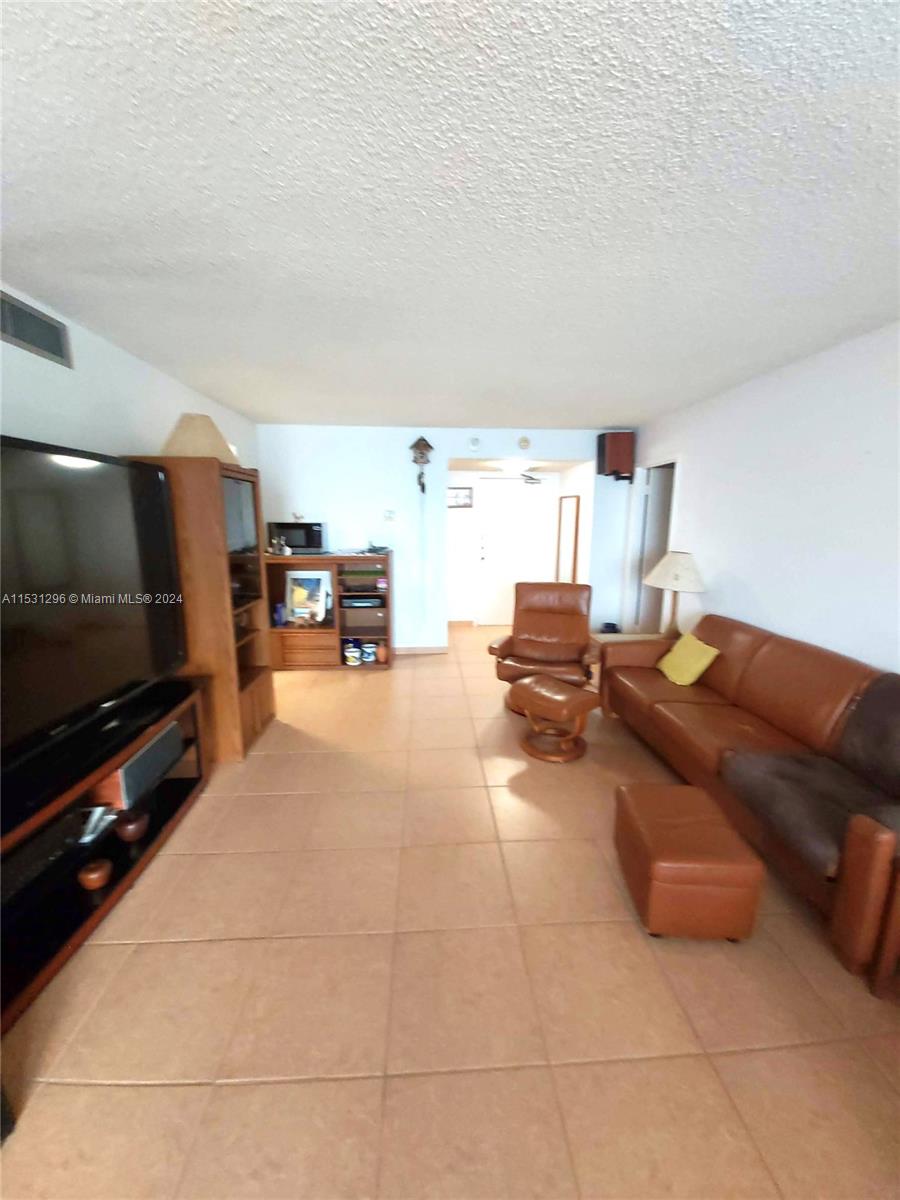 301 174th St, Sunny Isles Beach, FL, 33160 United States, 1 Bedroom Bedrooms, ,1 BathroomBathrooms,Residential,For Sale,174th St,A11531296