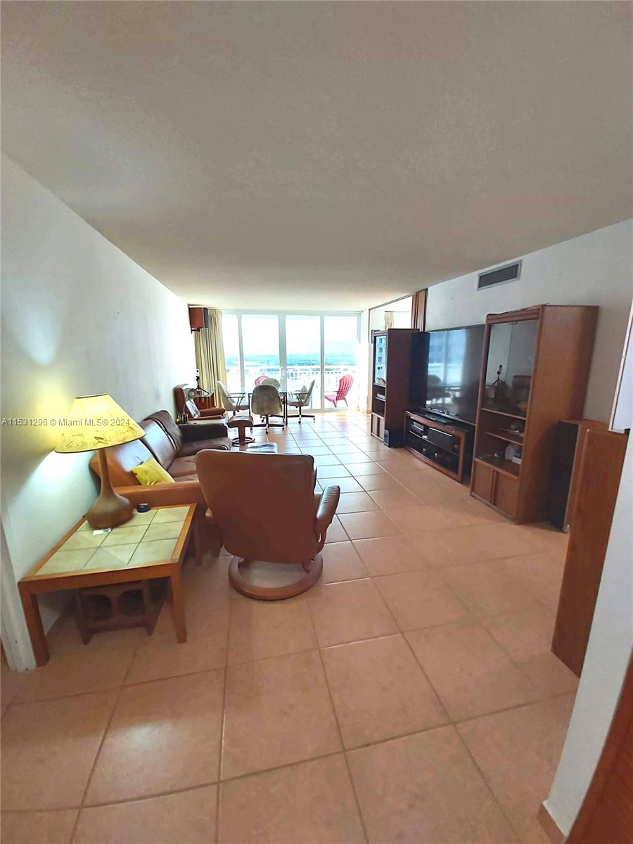 301 174th St, Sunny Isles Beach, FL, 33160 United States, 1 Bedroom Bedrooms, ,1 BathroomBathrooms,Residential,For Sale,174th St,A11531296