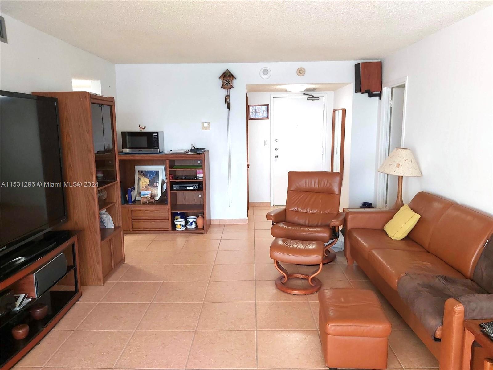 301 174th St, Sunny Isles Beach, FL, 33160 United States, 1 Bedroom Bedrooms, ,1 BathroomBathrooms,Residential,For Sale,174th St,A11531296