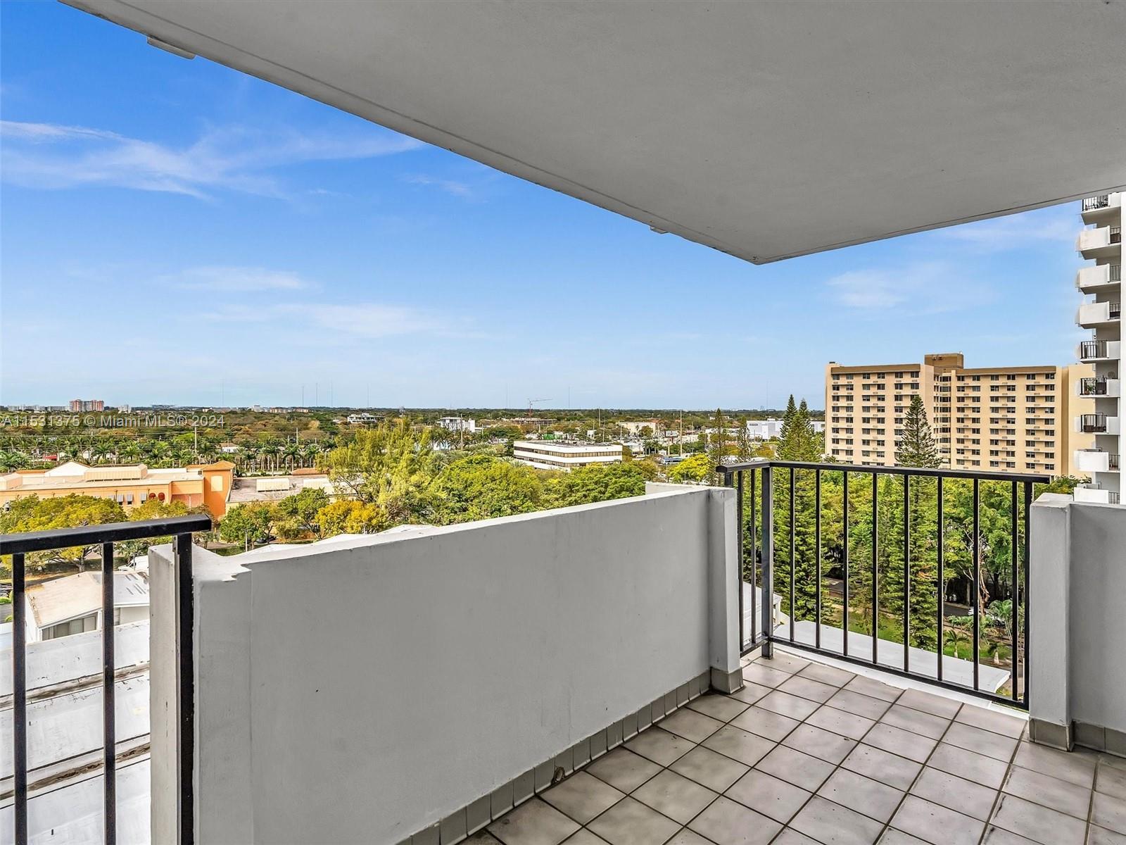 2750 NE 183rd St 1108, Aventura, Florida 33160, 2 Bedrooms Bedrooms, ,2 BathroomsBathrooms,Residential,For Sale,2750 NE 183rd St 1108,A11531375