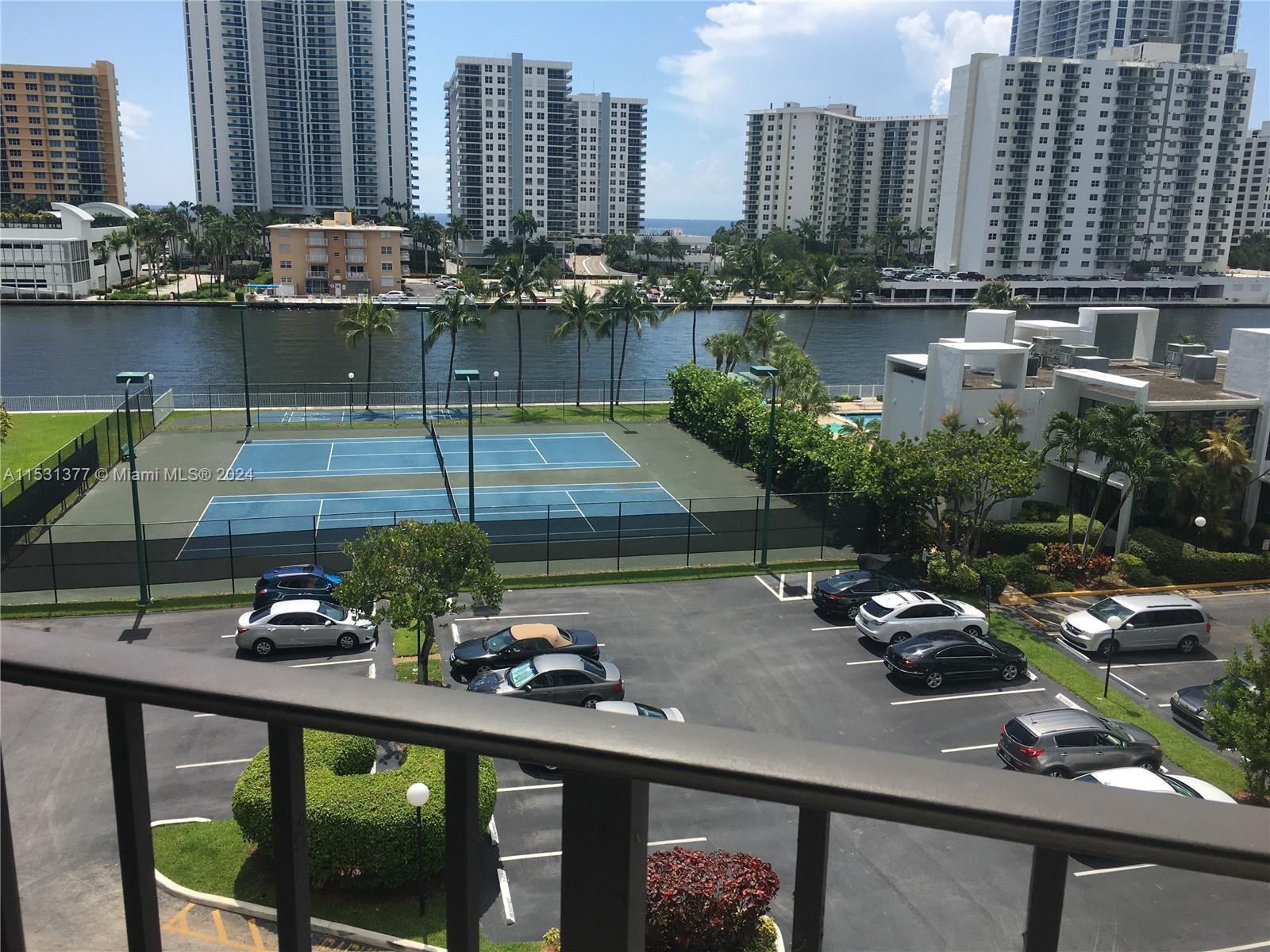1000 Parkview Dr 626, Hallandale Beach, Florida 33009, 1 Bedroom Bedrooms, ,1 BathroomBathrooms,Residential,For Sale,1000 Parkview Dr 626,A11531377