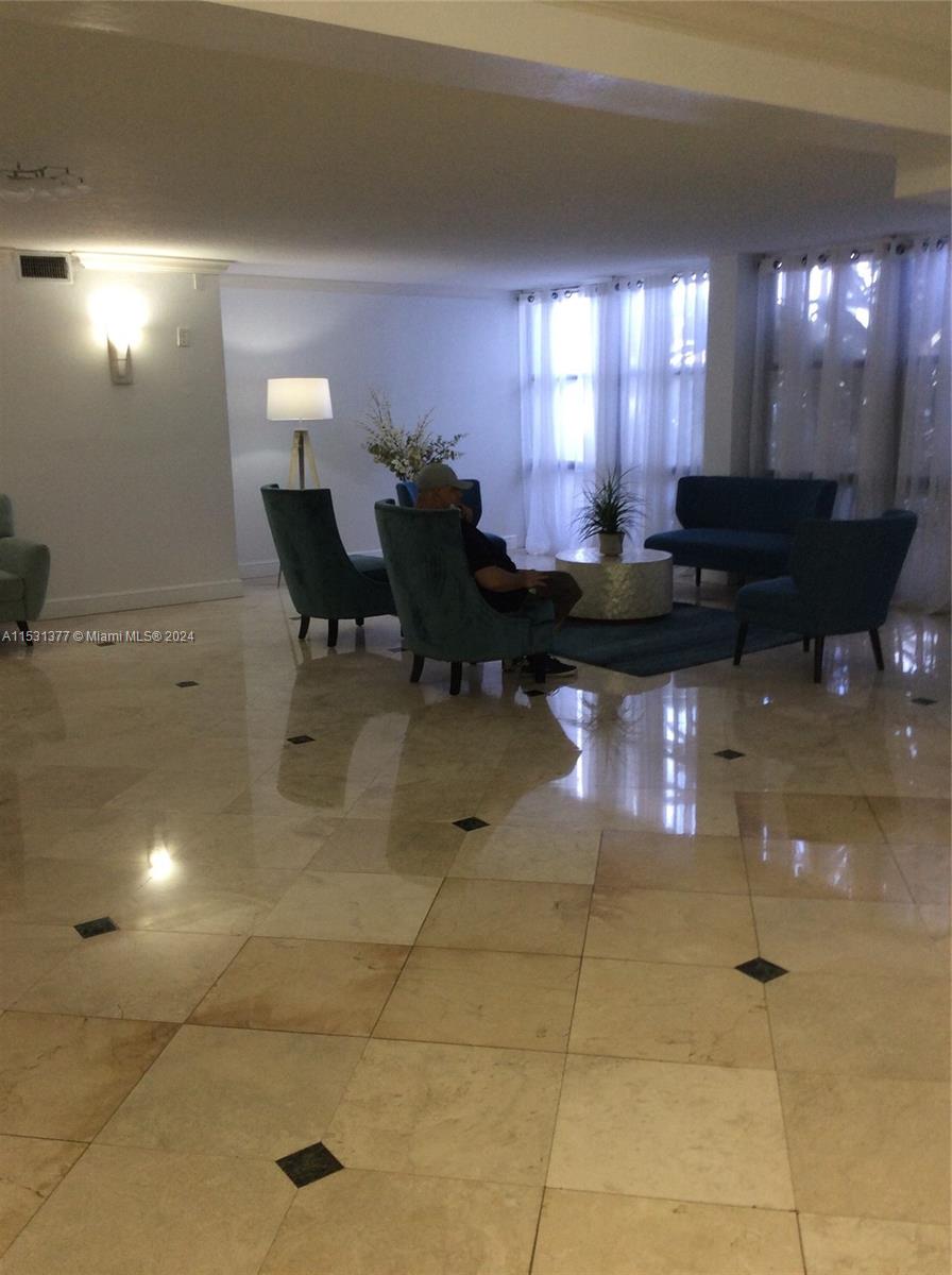 1000 Parkview Dr 626, Hallandale Beach, Florida 33009, 1 Bedroom Bedrooms, ,1 BathroomBathrooms,Residential,For Sale,1000 Parkview Dr 626,A11531377