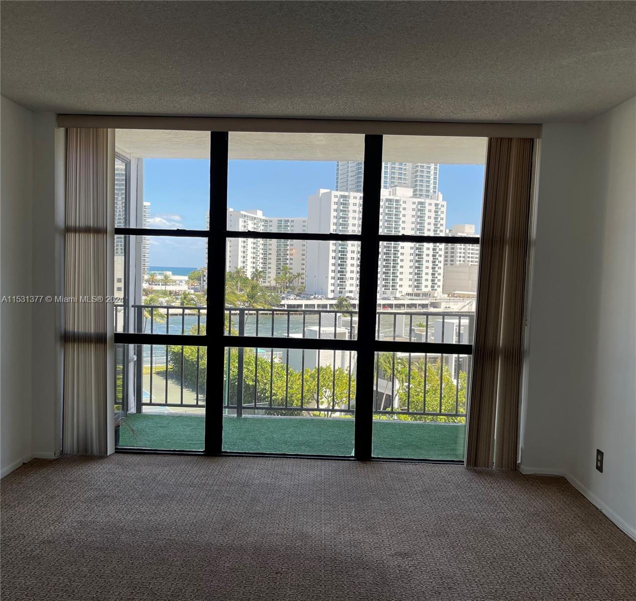 1000 Parkview Dr 626, Hallandale Beach, Florida 33009, 1 Bedroom Bedrooms, ,1 BathroomBathrooms,Residential,For Sale,1000 Parkview Dr 626,A11531377