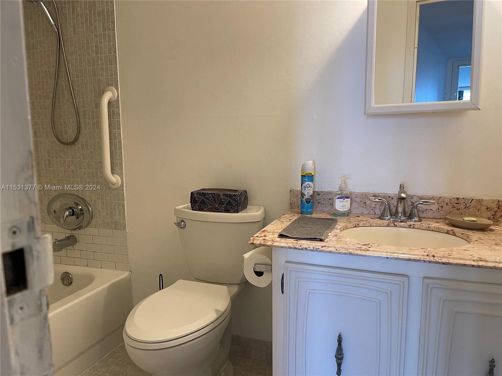 1000 Parkview Dr 626, Hallandale Beach, Florida 33009, 1 Bedroom Bedrooms, ,1 BathroomBathrooms,Residential,For Sale,1000 Parkview Dr 626,A11531377